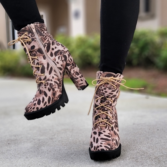 Women's Leopard Lace up Booties Chunky Heels - Picture 4 of 6